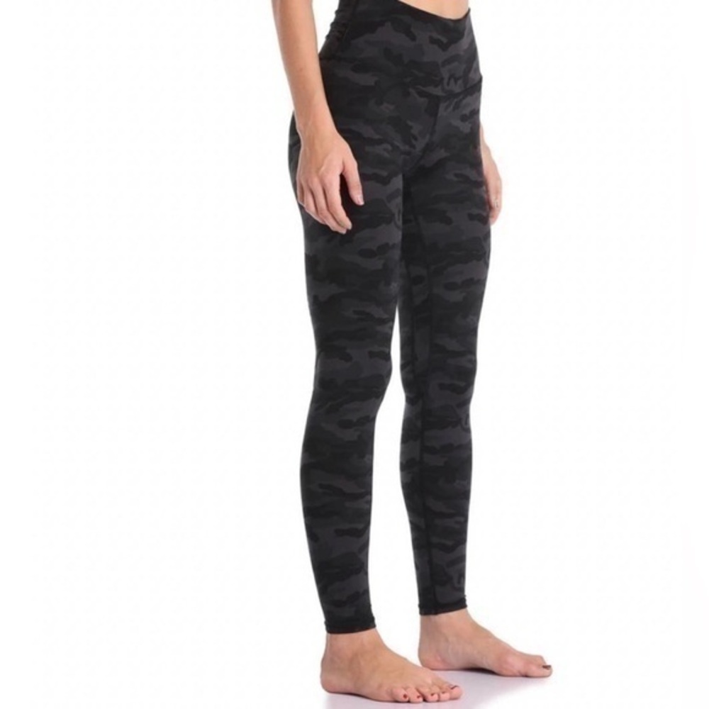 Colorfulkoala Camo Leggings Size S